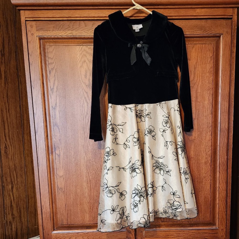 Junior Girl's Christmas dress